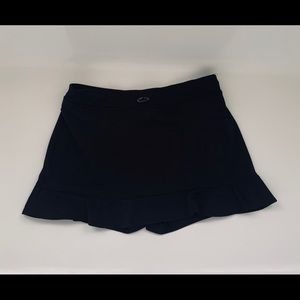 Ikonik Fitness yoga skort medium ruffled hemline